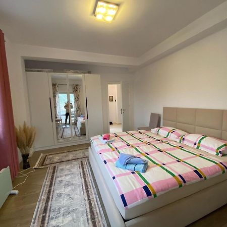 Bright & Cozy Room With Balcony Corovode Exterior foto