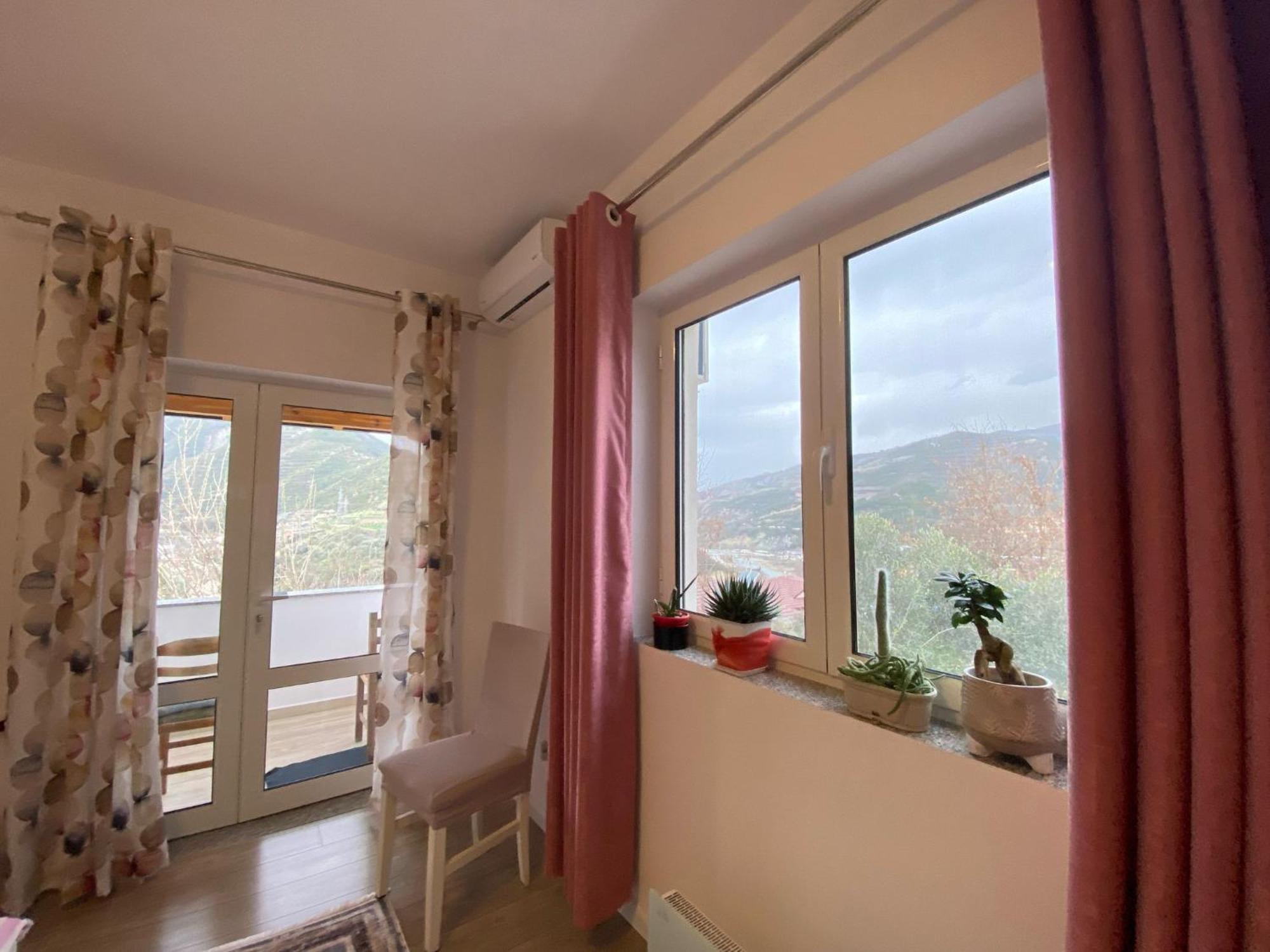 Bright & Cozy Room With Balcony Corovode Exterior foto