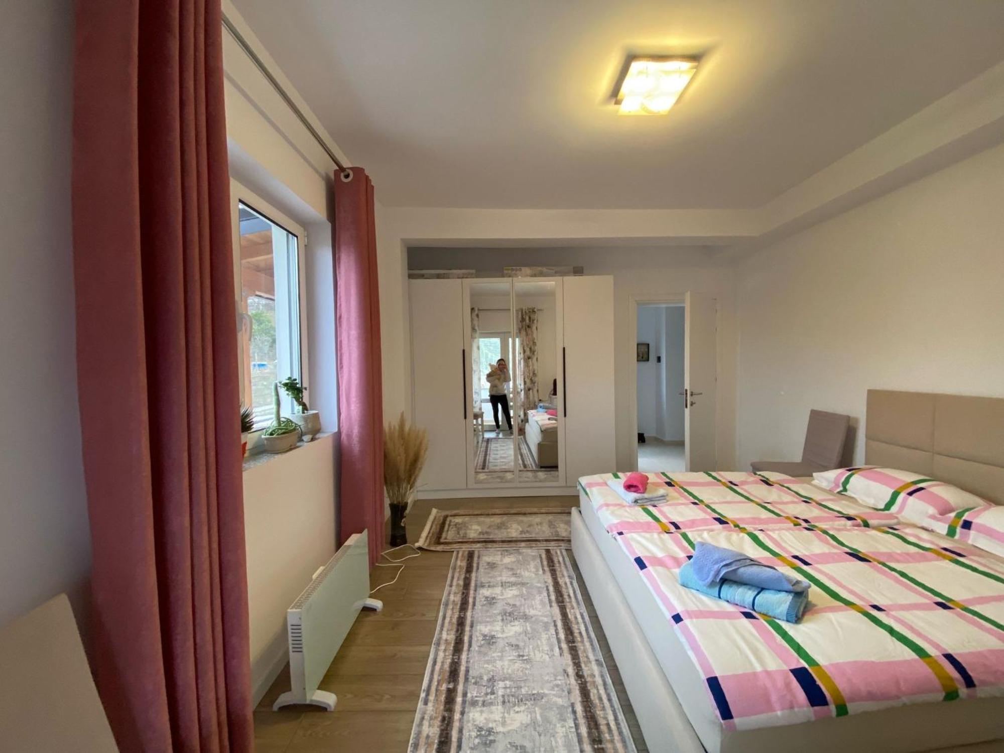 Bright & Cozy Room With Balcony Corovode Exterior foto